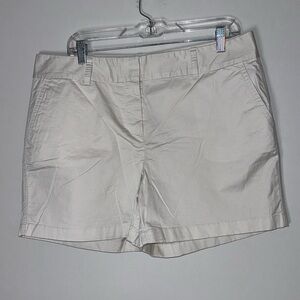 Vineyard Vines Women's Cream Shorts